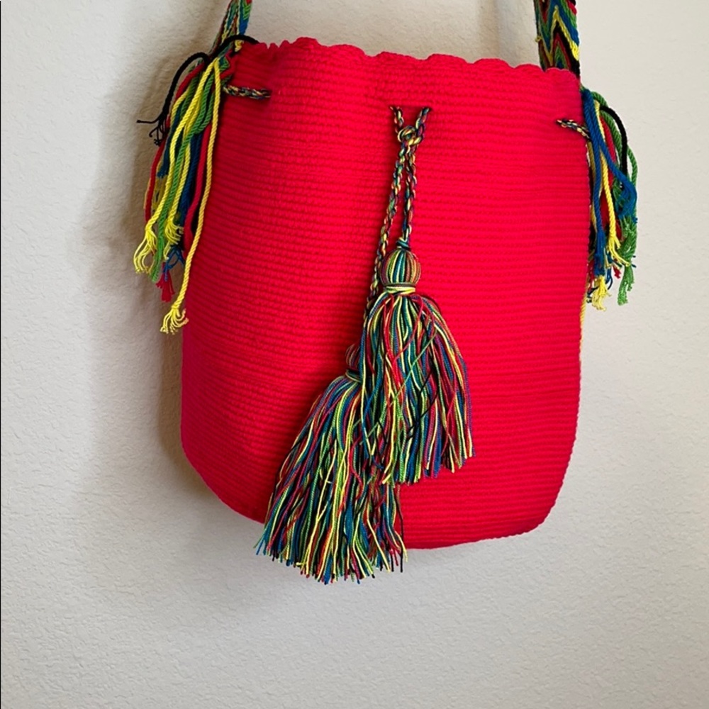 Handbags - Picture 2 of 9